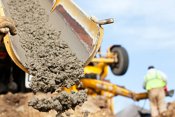 Best Concrete Walkway Installation  in Lindsay, OK